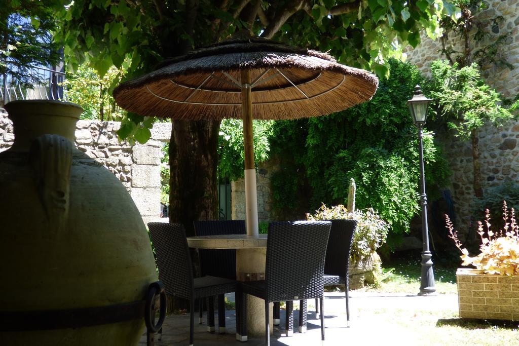 Hotel Du Lion D'Or Entraygues-sur-Truyère Εξωτερικό φωτογραφία