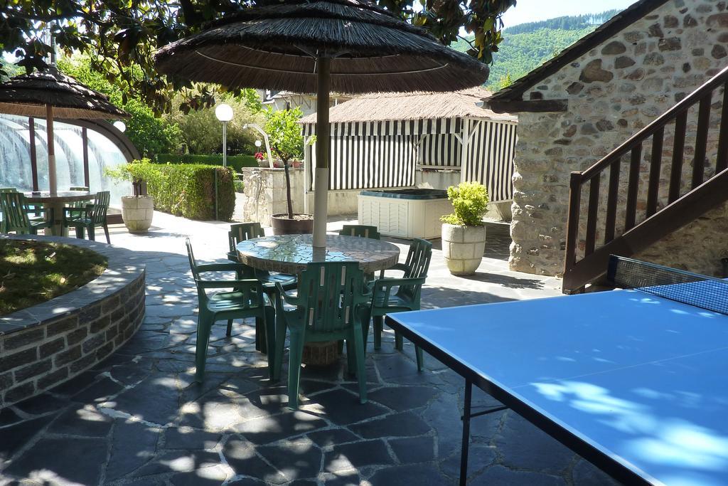 Hotel Du Lion D'Or Entraygues-sur-Truyère Δωμάτιο φωτογραφία