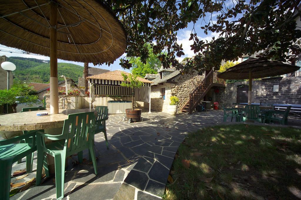 Hotel Du Lion D'Or Entraygues-sur-Truyère Δωμάτιο φωτογραφία