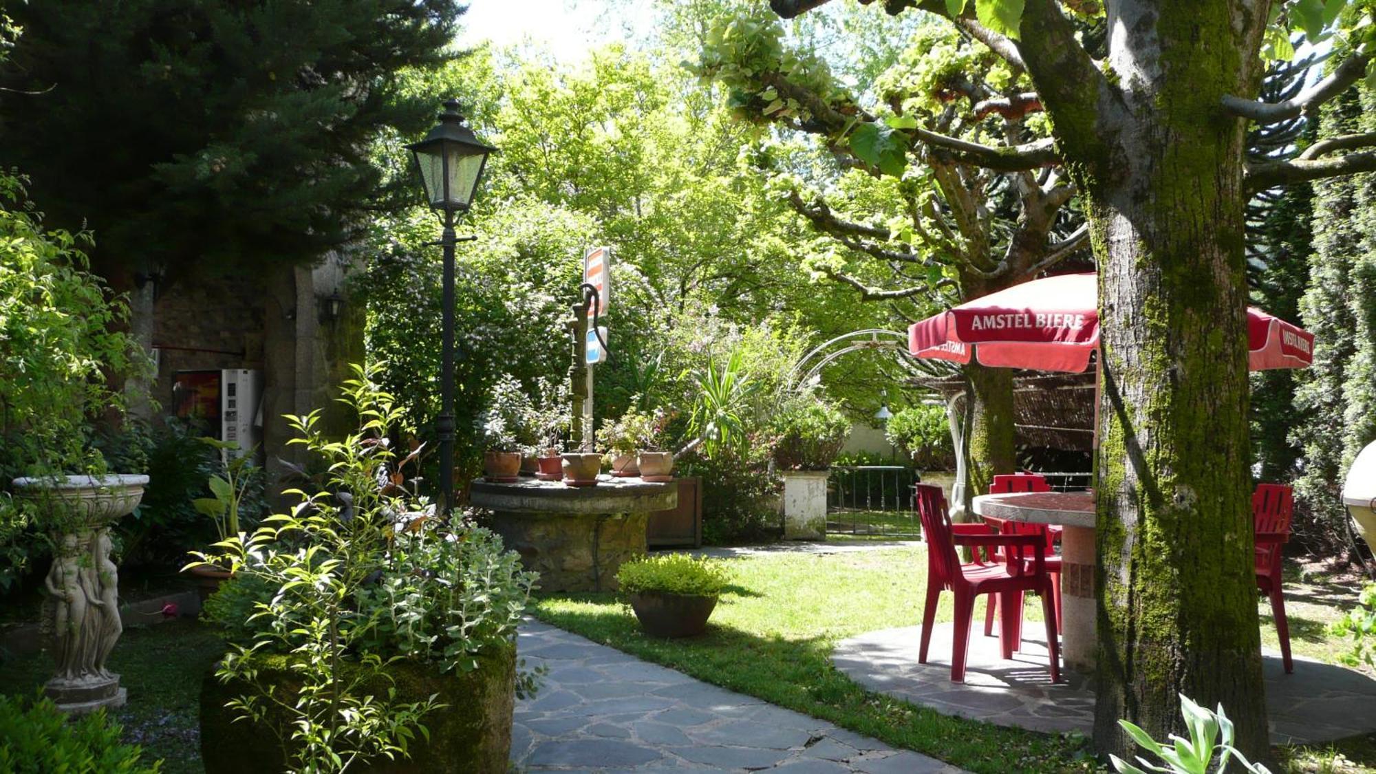 Hotel Du Lion D'Or Entraygues-sur-Truyère Εξωτερικό φωτογραφία