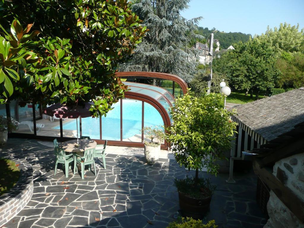 Hotel Du Lion D'Or Entraygues-sur-Truyère Εξωτερικό φωτογραφία
